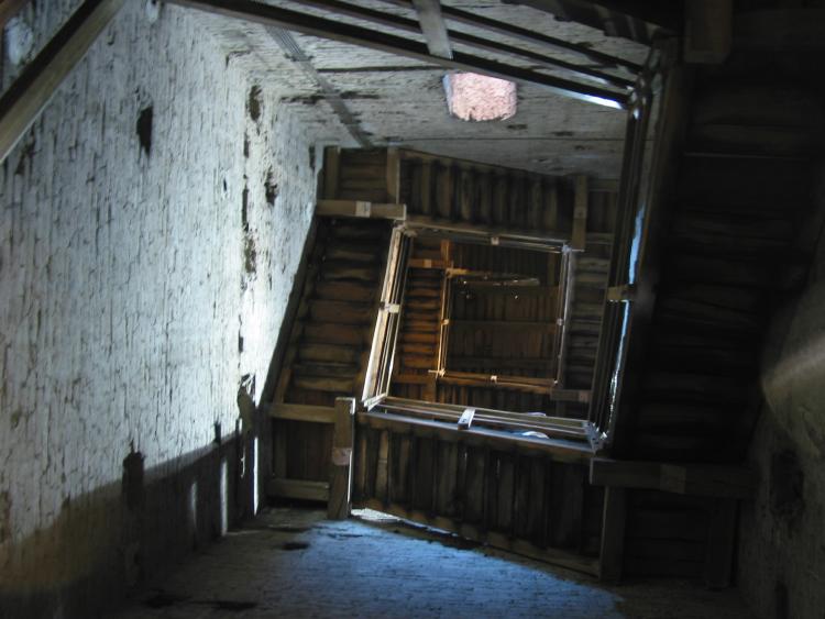image Stairways in the tower of the Asinelli family (90.2 meter)