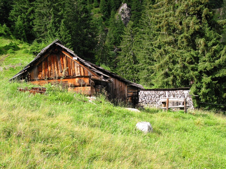 image Hay shed on the Lutzen Jöchl in the Sprons Valley